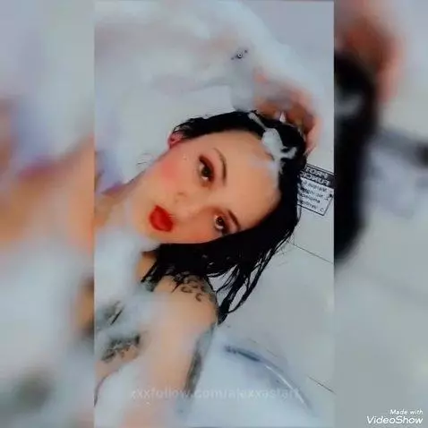 a little warm 🔥🙊 chaturbate lexxie_weed by alexxastart