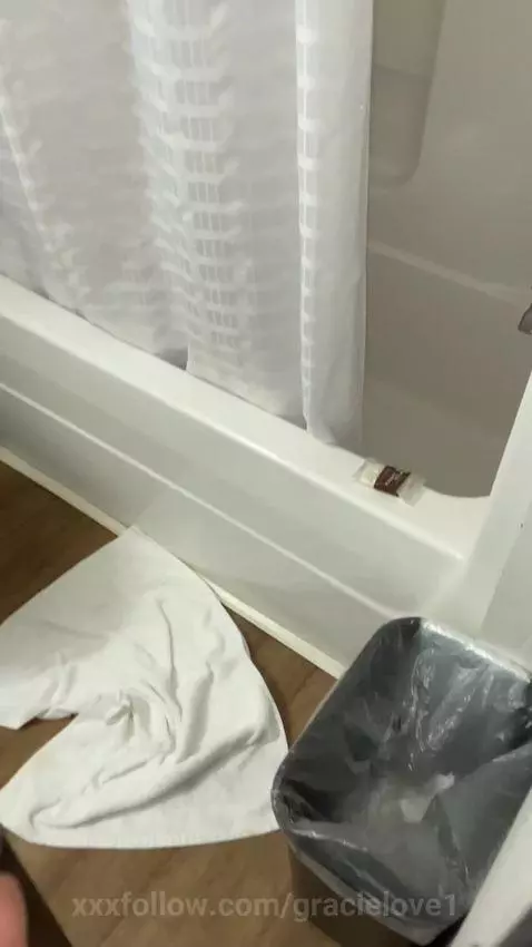 Spying on Stepsister by gracielove1