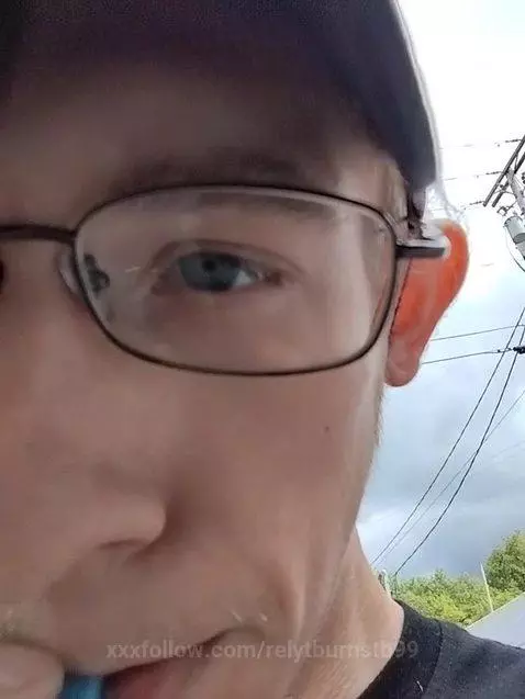 xxxfollower here by relytburnstb99