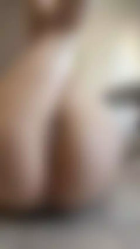 Feet up and spread wet pussy. Sub OF by sakuramoon