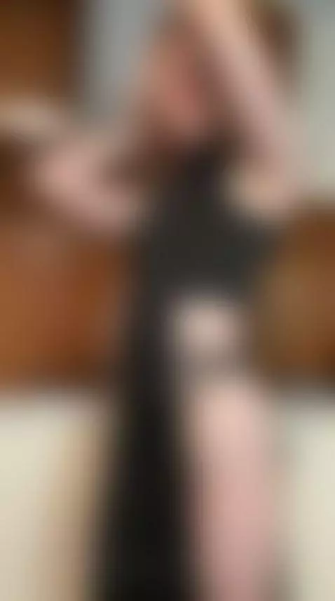 Wiggling just enough to drive you crazy 😈🍑 You watching clos... by milapixie