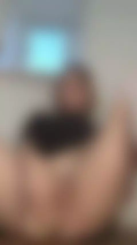 Woke up craving your hands on me 😏💋 by milapixie