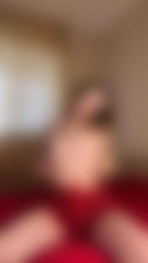 I love how I look at the camera here... so needy 😚💖 by milapixie