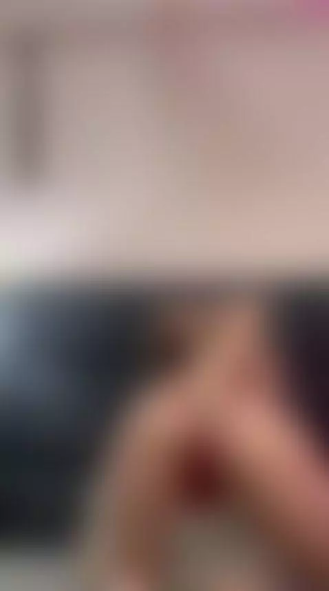 Model: MiaHertz - Online in https://es.amateur.tv/MiaHertz by redangeel