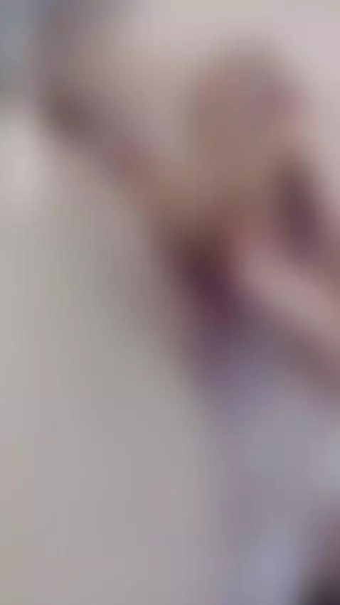 It's hot ... or are we just us? 🌡️😏 " https://es.amateur.tv/... by redangeel