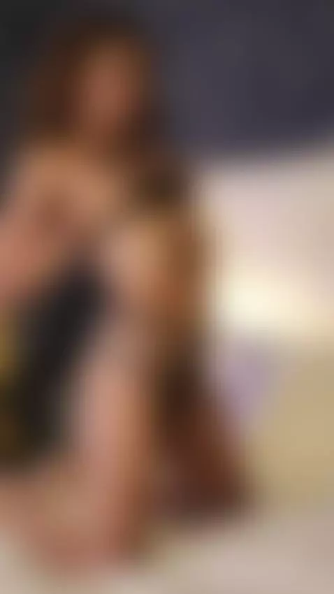 dark lingerie and pretty body by naomyrichards