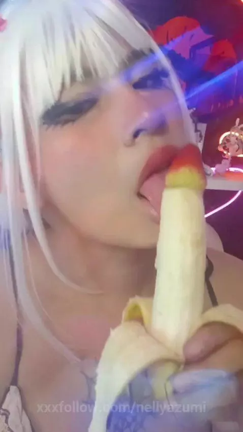 Do you look like strawberries with cream? I'm ready to serve... by nellyazumi