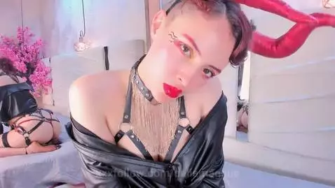 This diablita is ancious for your cock 🥵😈 by daliamagnus