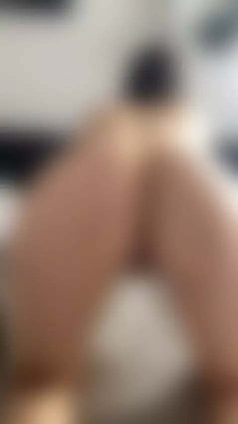 Brunette with fire and edge
It’s all in the profile 🔥 by emilycakesweet