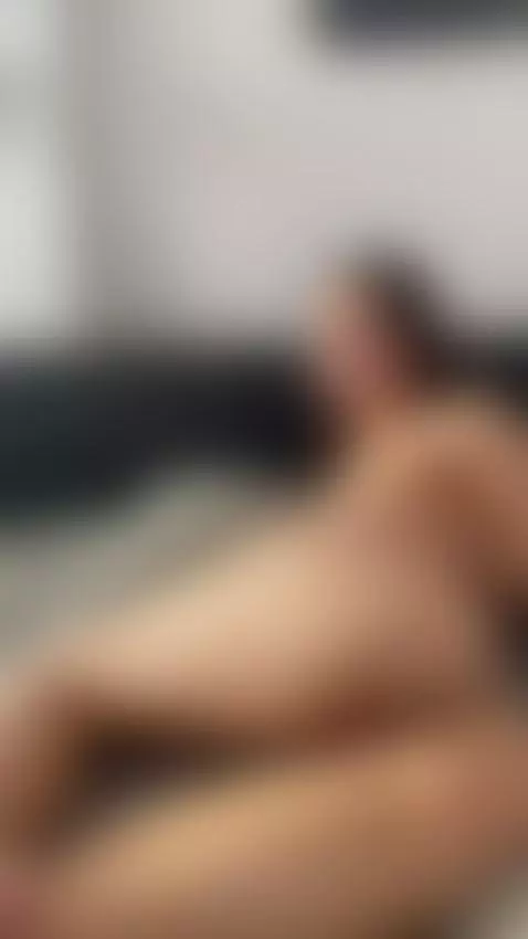 Delicate frame, dangerous charm 💣
Less can be more… especial... by emilycakesweet