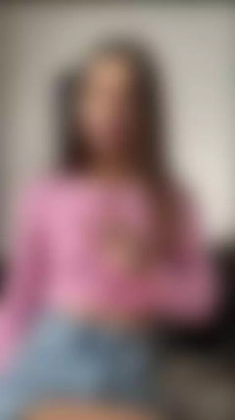 She’s not loud — she’s unforgettable 💋
One look and you’re h... by emilycakesweet