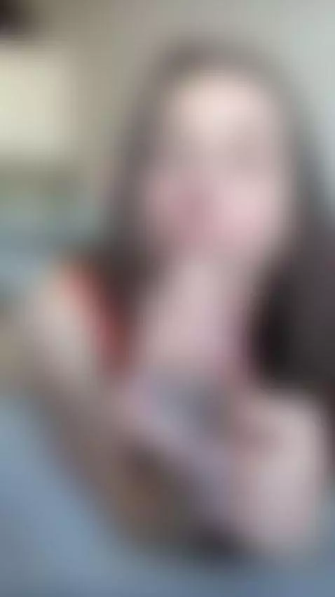 Dark hair. Light steps. Deep impact 💋
Want more? Tap the bio... by emilycakesweet