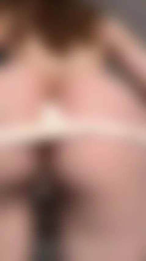 Graceful Brunette: Raw & Real 👸
Discover my world of sophist... by emilycakesweet