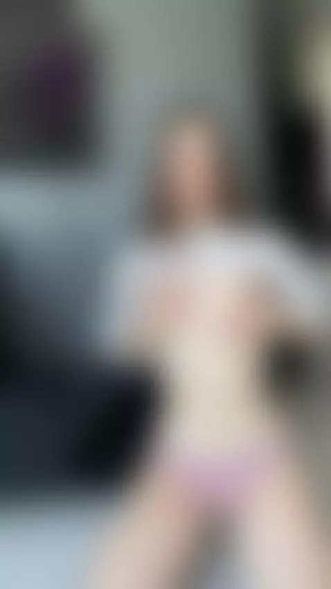 Delicate curves: dark beauty 🌙 Slender grace, gentle nature ... by emilycakesweet