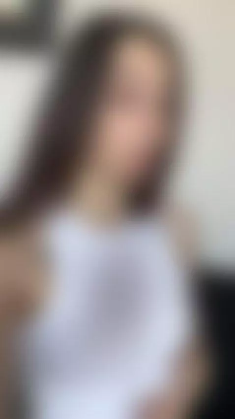 Delicate dark beauty: petite grace 🎭
Soft curves, gentle nat... by emilycakesweet