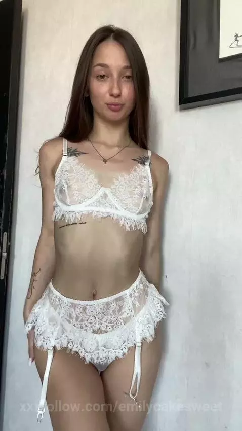 Wanna see what I really do after dark? OnlyFans knows 😈 by emilycakesweet