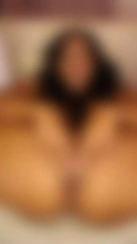 Cunt opens up like it owns every hand by aishhaferrari
