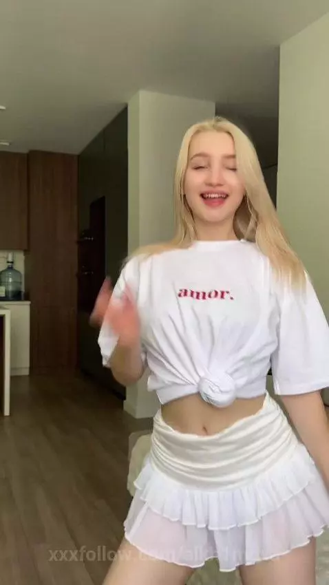 Graceful movements, elegant lines, and perfect harmony betwe... by alkh1mova