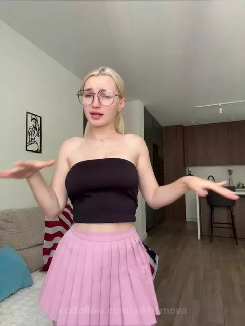 If you see this, it’s your sign to dance today 😌☀️ by alkh1mova