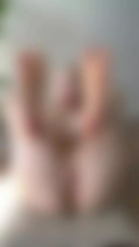 I know you're looking at my pussy 😍 by alkh1mova