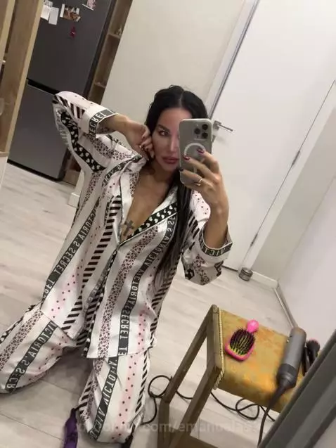 Find Me here  ☘️💋

https://ton.place/emmaflour

https://fans... by emanuela93