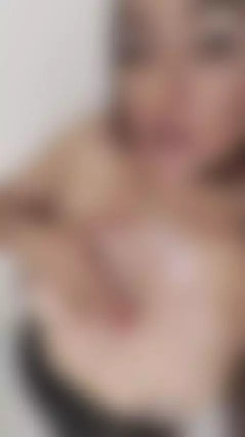 cum in my boobs by yessikabaker1