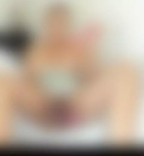 I'm still hot and only my faithful friends help me by yessikabaker1