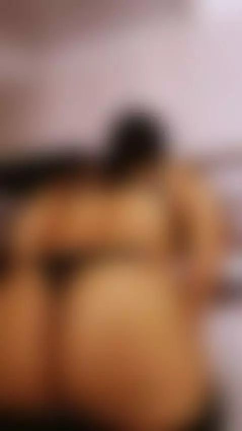 Sexy MILF shakes her big ass in the kitchen by yessikabaker1