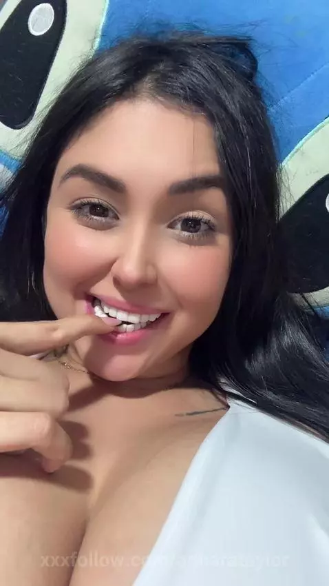 Careful, I’m the kind of habit you’ll never want to quit 💎🍓 by adharataylor