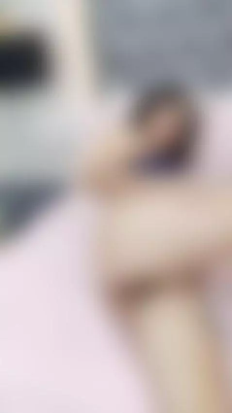 I’m not yours… but tonight, I can pretend I am by ariatyler