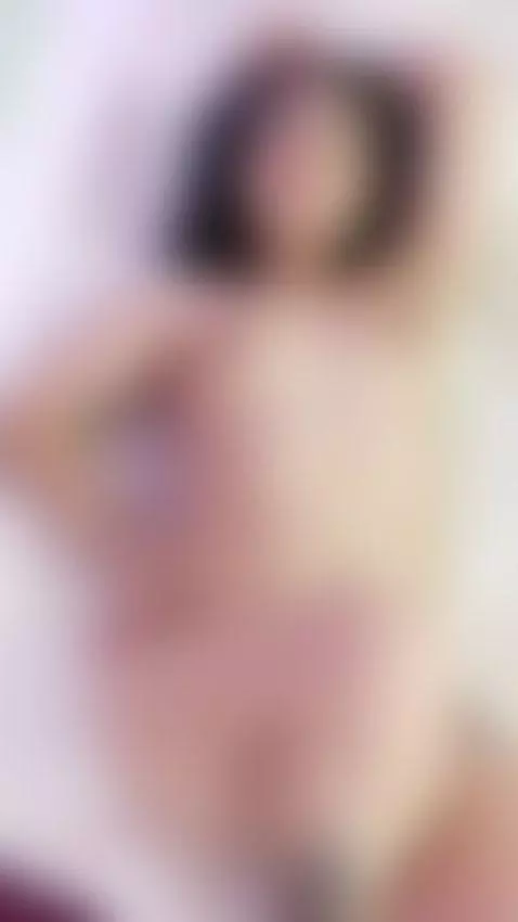 melts into mine by ariatyler