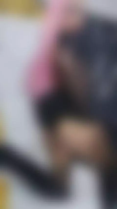 I love meeting new people, so come see me live! by aisha-rx