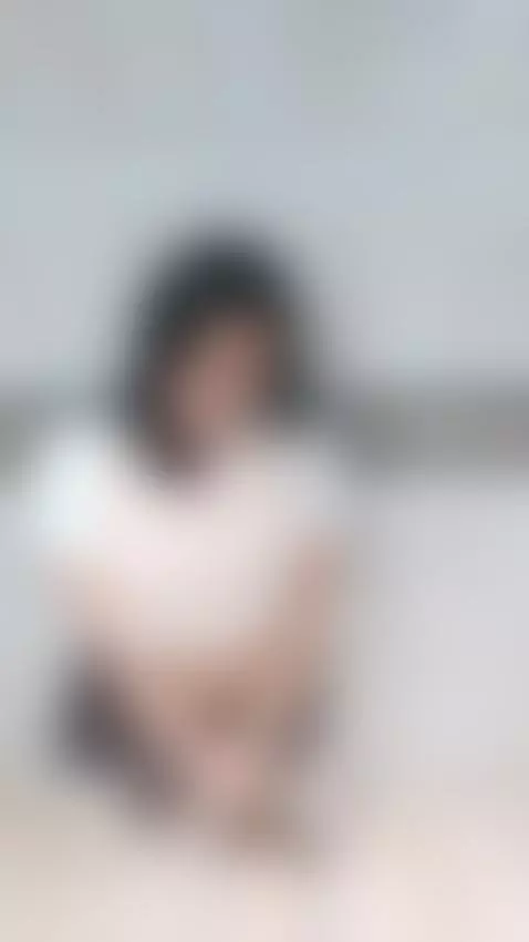 te gustaria darme un beso o tal vez meterme tu polla? by anniixrosss