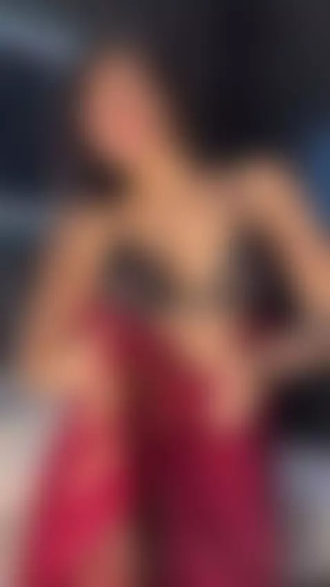 Thick 19yo gape queen live now 😈 OF link by lilyrush