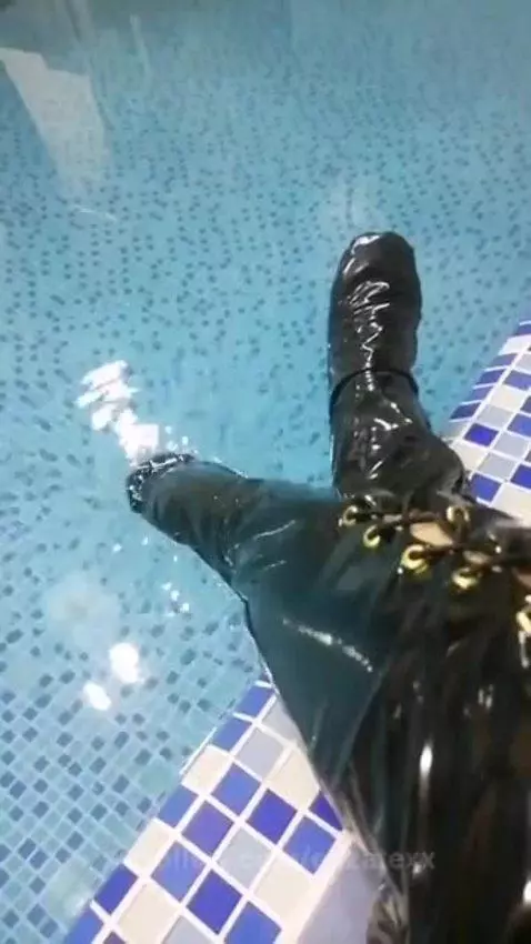 adiction for latex by elizatexx