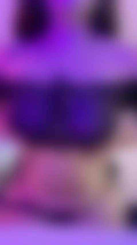 Let everything burn except us by isabellawrigth