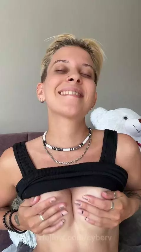 You weren’t planning to fall for a sub today…
But here we ar... by cyberv