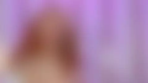 Hair throw me while kissing me 🥵🍒💋 by camillemilano