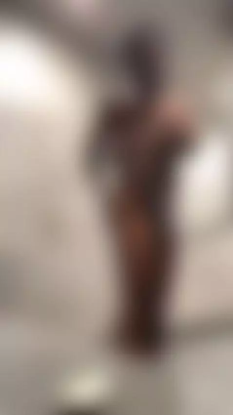 Wet my body in the shower pt.4 by treylongzxxx