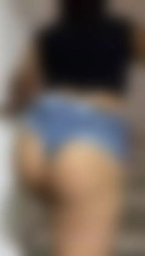 Too much loot… for so little clothing. 🍑 by annavic