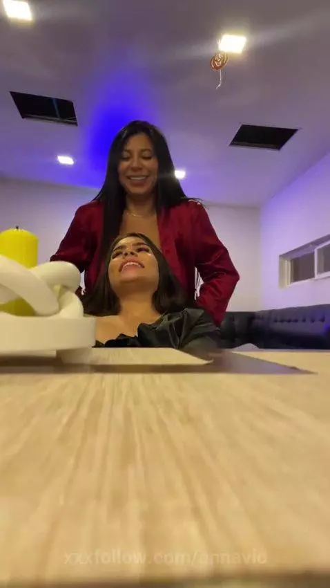 What is your favorite paraisdo? up or down? 🔥 by annavic