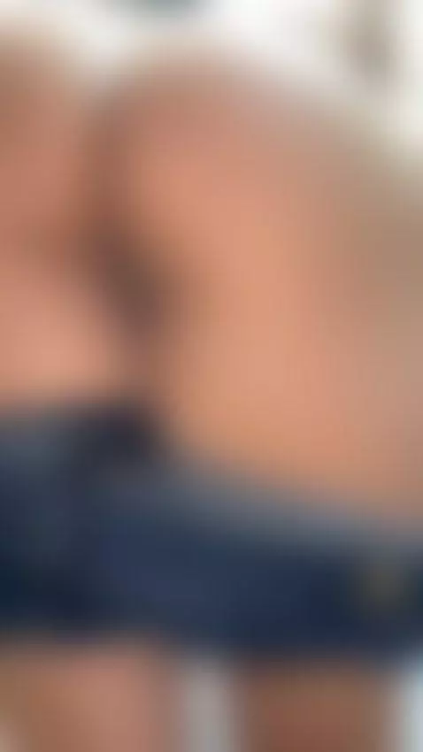 Will you let me sit on your face? by annavic