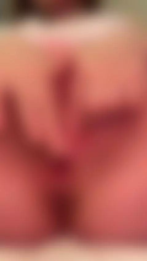 Hope i could make u hard rn with my petite body by gracelily