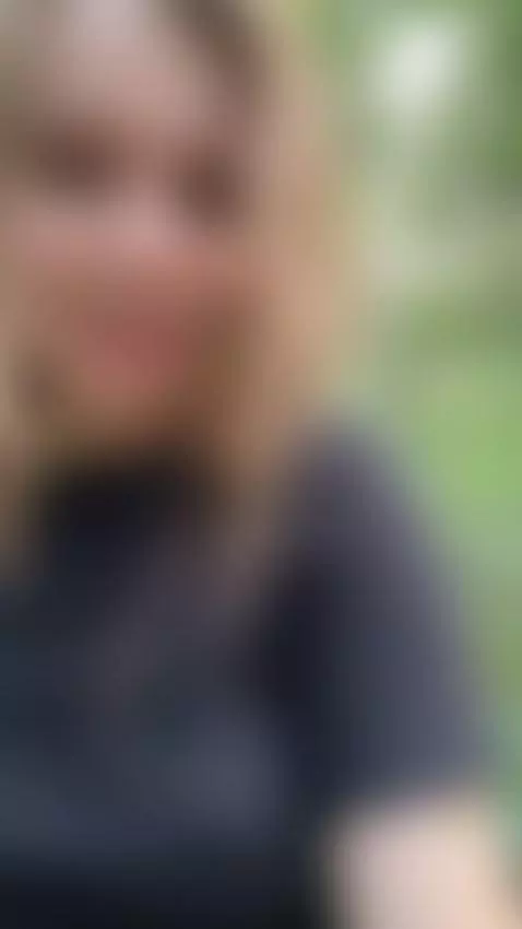 I couldn't resist showing off my tits outside, giving you an... by gracelily
