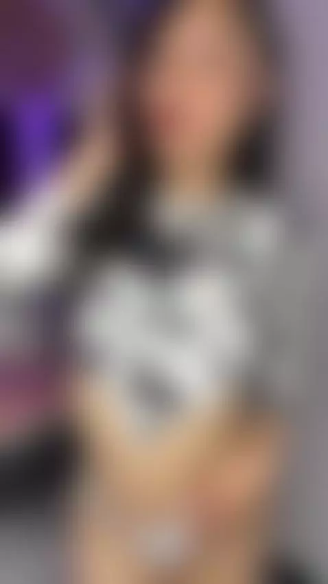 mi boddy in your hands 👏 by ashleyy-lopez