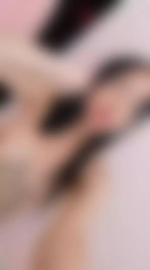 dejate hechizar mientras te seduzco con mis senos mi hermsos... by salomee-nova