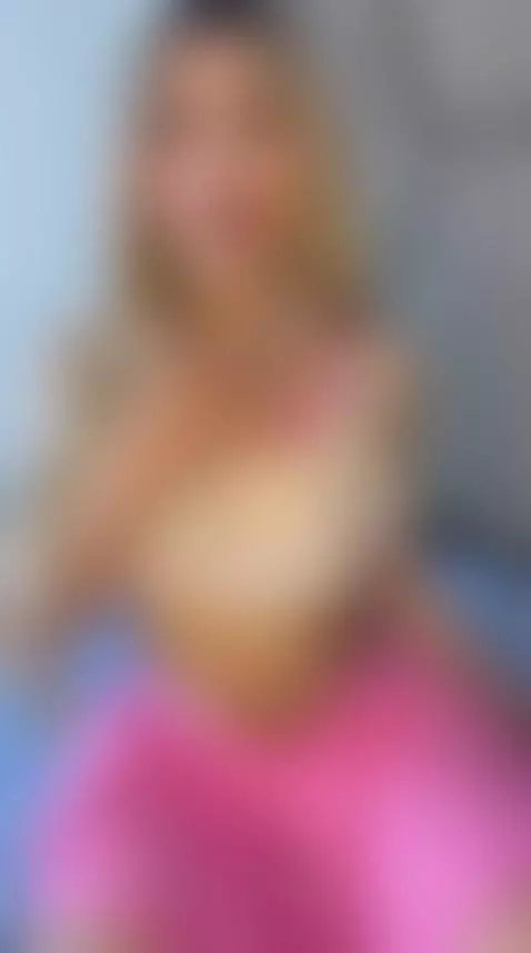 Doggy? by isabelacolins