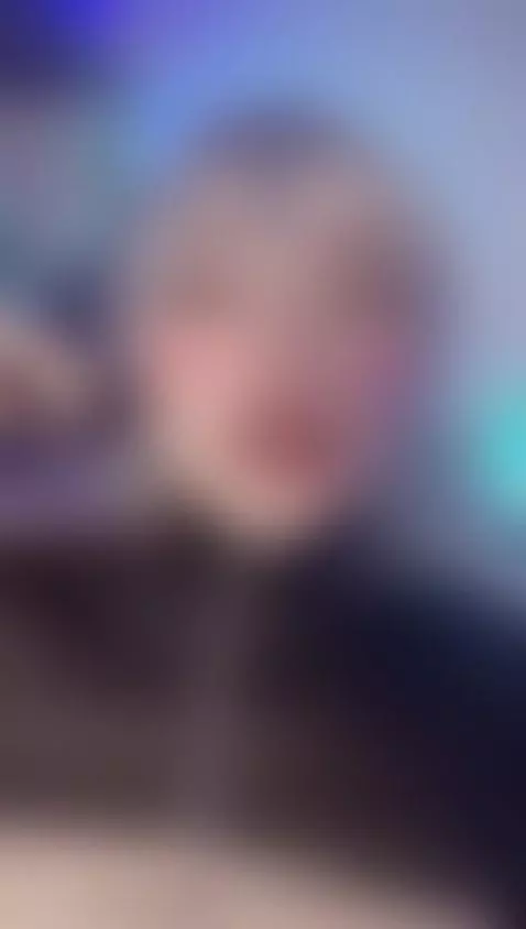 Quieres ver mis grandes tetas rebotar? by rositafresita01