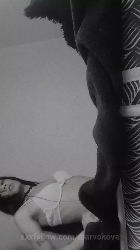 Un poco de luz, demasiada intención. by marvokova