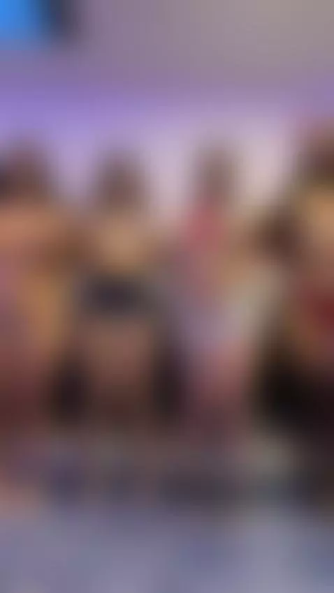 Slowly bounces with my girls 🔥 by ririibrunette